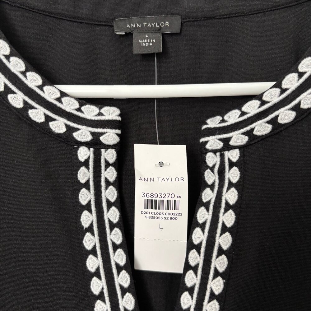 Ann Taylor, Embroidered Split Neck Top, Size Large, NWT - Picture 4 of 4